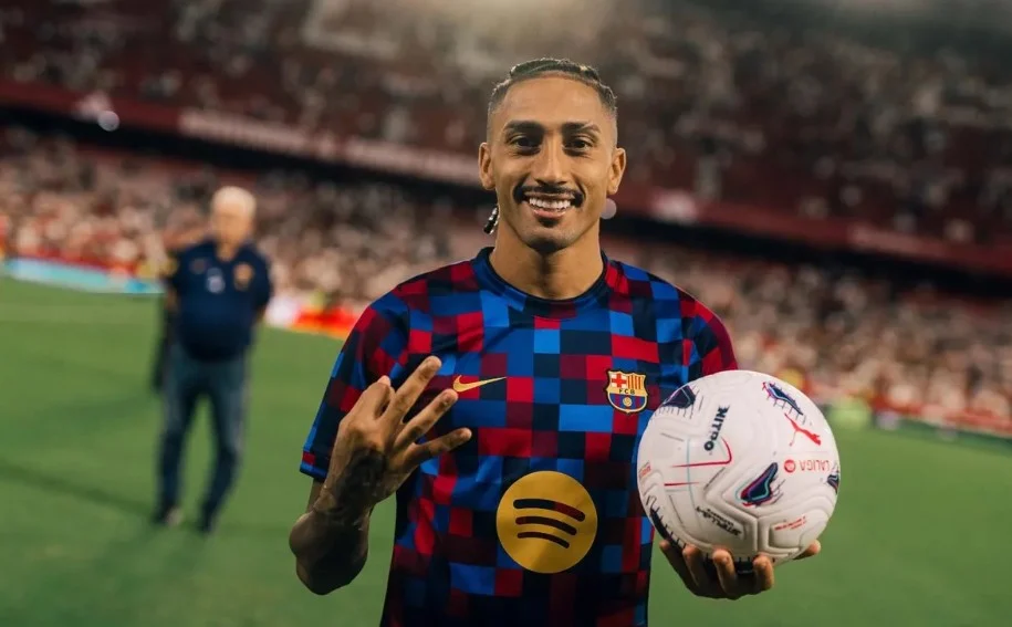 Raphinha Hatrick Lagi! Barcelona Menang Mutlak 1-3 vs Sevilla di La Liga
