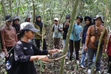 FRD 2026 Hidupkan Kembali Pengetahuan Menganyam melalui Kegiatan Belajar dari Sang Maestro