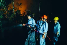 Turun Tangan Padamkan Karhutla, PT SBE Beri Peringatan ke Oknum Pembakar Lahan Perusahaan di Berau