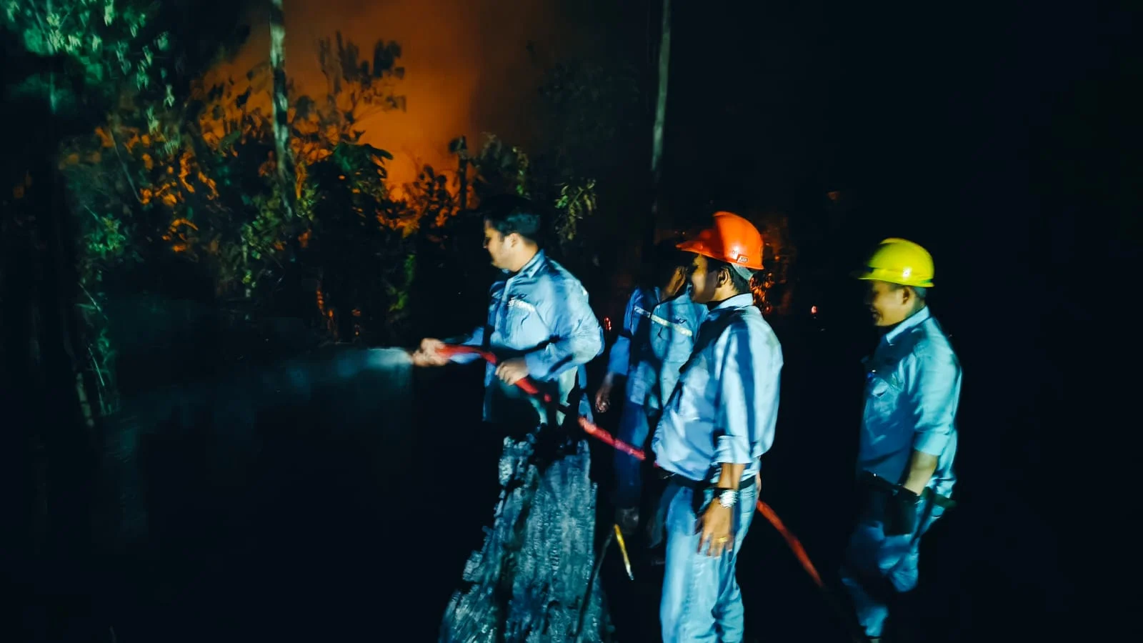 Turun Tangan Padamkan Karhutla, PT SBE Beri Peringatan ke Oknum Pembakar Lahan Perusahaan di Berau