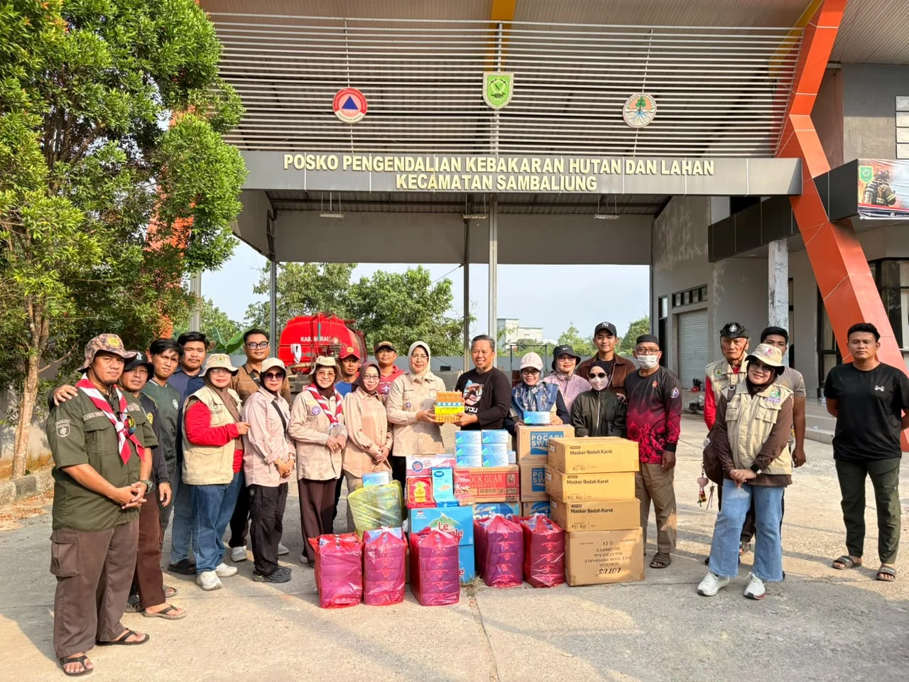 Wujud Kepedulian, Kwarcab Pramuka Berau Salurkan Bantuan Logistik ke Pos Satgas Karhutla Sambaliung