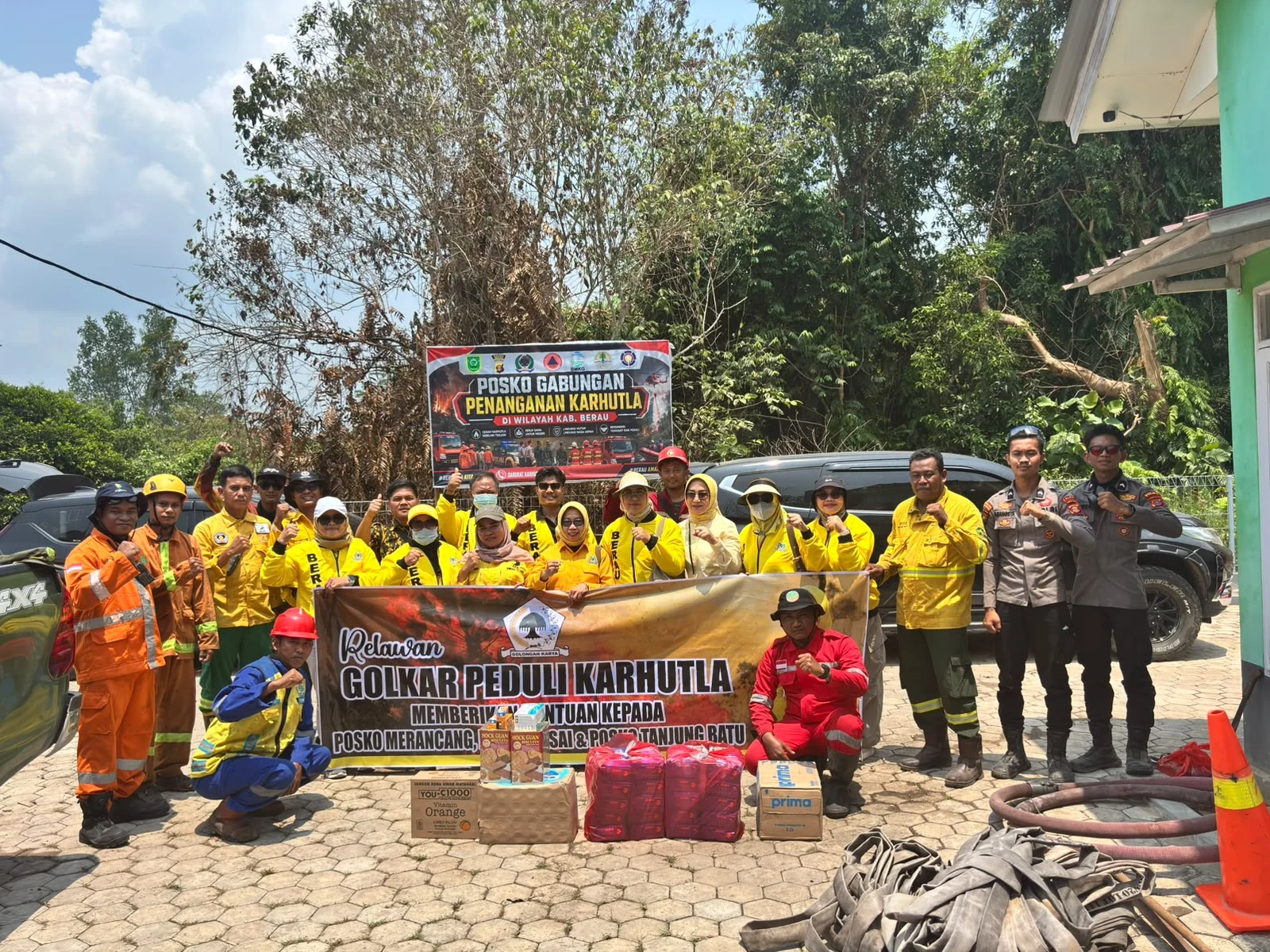 Peduli Dampak Karhutla, Golkar Berau Salurkan Bantuan Logistik Posko Kebakaran Gunung Tabur 