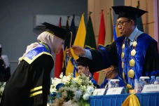 429 Wisudawan UMB Didorong Jadi Penggerak Ekonomi Berau Pasca Tambang