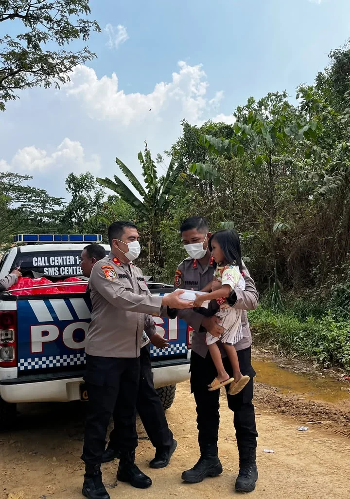 Serdik Sespimmen Polri Dikreg ke-67 Pokjar 3 saat menyambangi kawasan TPA Bujangga.