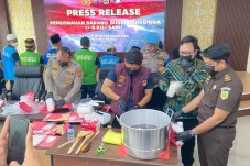 Positif Methamphetamine, Polres Berau Musnahkan 8 Kg Sabu Hasil Operasi Pengungkapan Juni hingga September