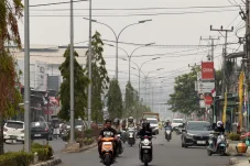 Kabut Asap Pekat Kembali Landa Berau: Tatap Muka Sekolah Terbatas – Kualitas Udara Memburuk