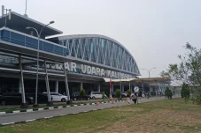 Sempat Batalkan 2 Penerbangan Akibat Kabut Asap, Operasional Bandara Kalimarau Kembali Normal