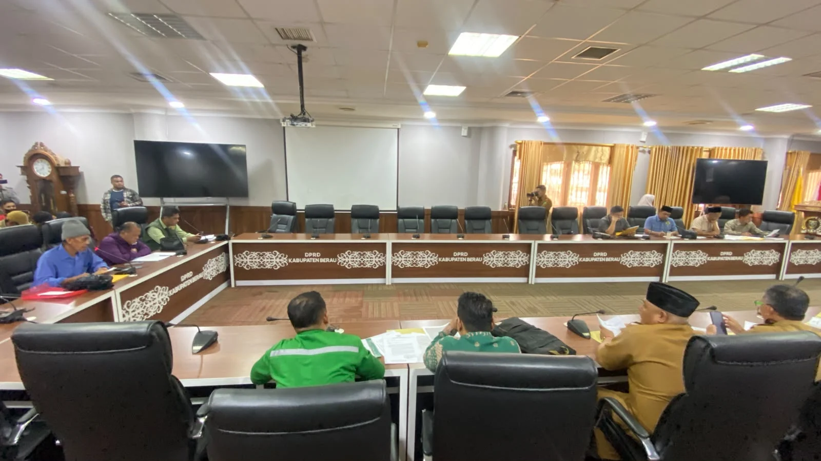 Soal Uang Kerohiman, DPRD Berau Minta PT TRH Buka Negosiasi dengan Petani