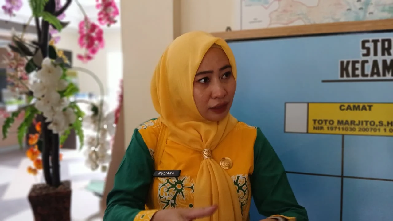 Lurah Karang Ambun, Muliana. (Adrikni/BT)