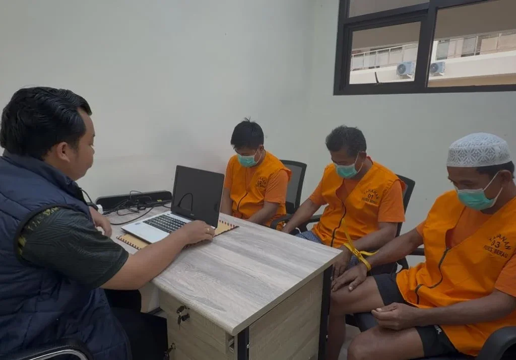 Tersangka Karhutla yang diamankan Polres Berau.