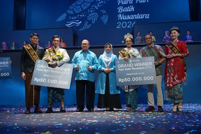 Batik Derawan Maratua di ajang Pemilihan Putra Putri Batik Nusantara 2026 di Trans Studio Mall Cibubur, Jakarta, Minggu (27/9/2026).