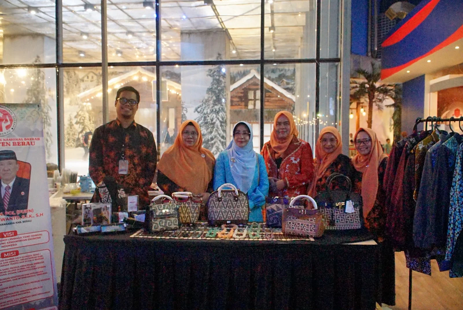 Produk Kerajinan Lokal Berau Tampil di Pameran Putra Putri Batik Nusantara