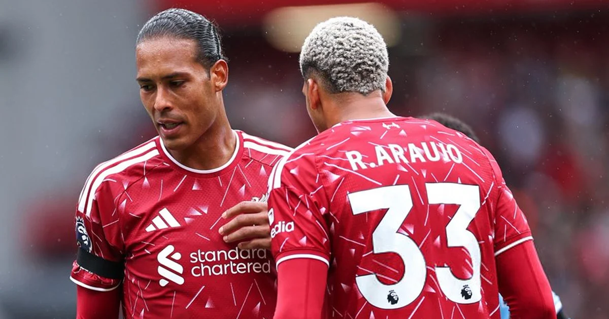 Senangnya Van Dijk Punya Rekan Ronald Araujo Jaga Lini Belakang Liverpool