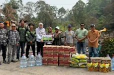 Ringankan Beban Korban Kebakaran di Kampung Tasuk, PT Berau Coal Salurkan Sembako