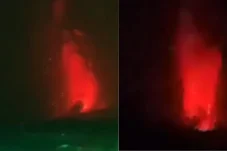 Viral! Abu Vulkanik Gunung Anak Krakatau Bikin Penerbangan ke Jakarta Lumpuh