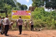 Update Judi Sabung Ayam di Teluk Bayur Berau: Kemarin Dibakar kini Dipasangi Spanduk