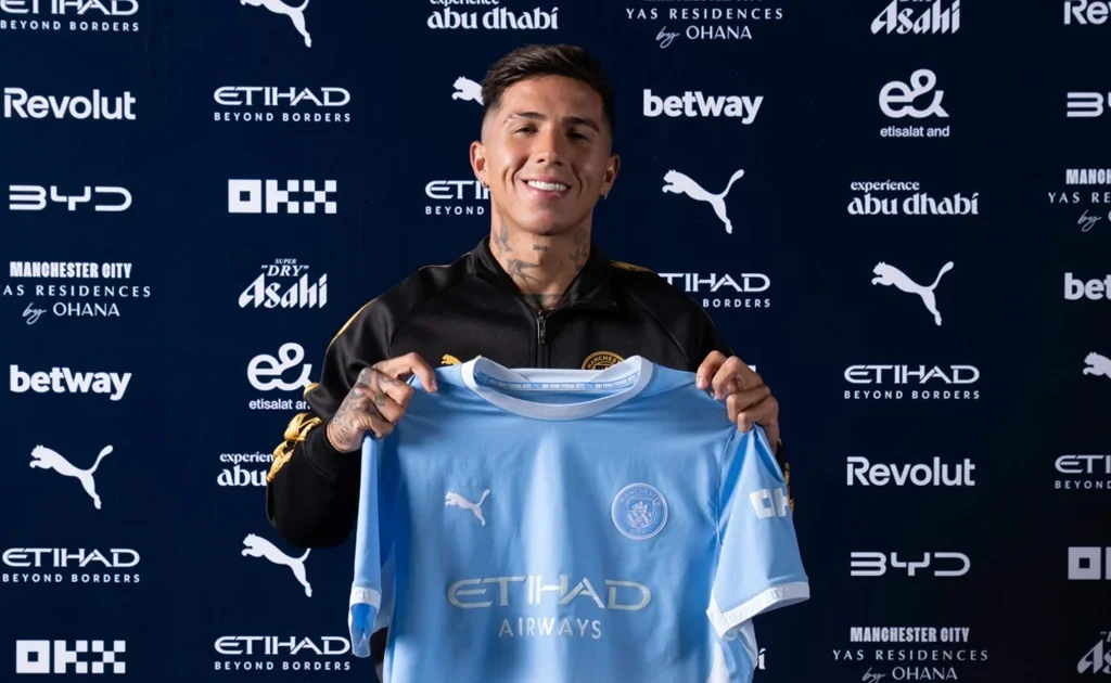 Pemain baru Manchester City Enzo Fernandez (mancity.com)