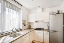 Dapur Sering Terkena Minyak dan Noda? Perhatikan Jenis Nat Keramiknya