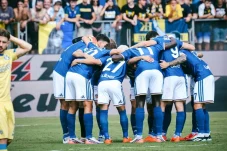 Prediksi Feyenoord vs Como Champions League, Cesc Fabregas Enggan Sesumbar