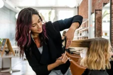 Lowongan Kerja Berau! Salon Kecantikan Ini Buka 4 Lowongan Sekaligus, Simak Syaratnya Berikut Ini