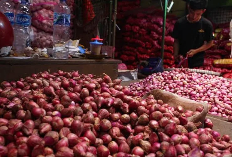 Update Harga Pangan Pokok Hari Ini di Pasar Sanggam Berau! Bawang Merah, Telur dan Daging Ayam Naik Rp2.000