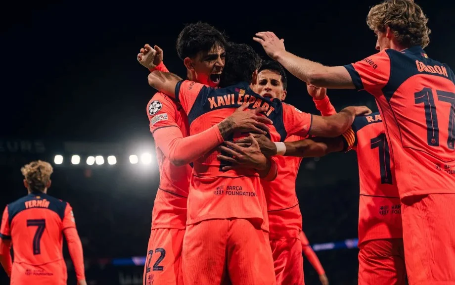 Skuad Barcelona usai laga vs PSG di Champions League. (fcbarcelona.com)