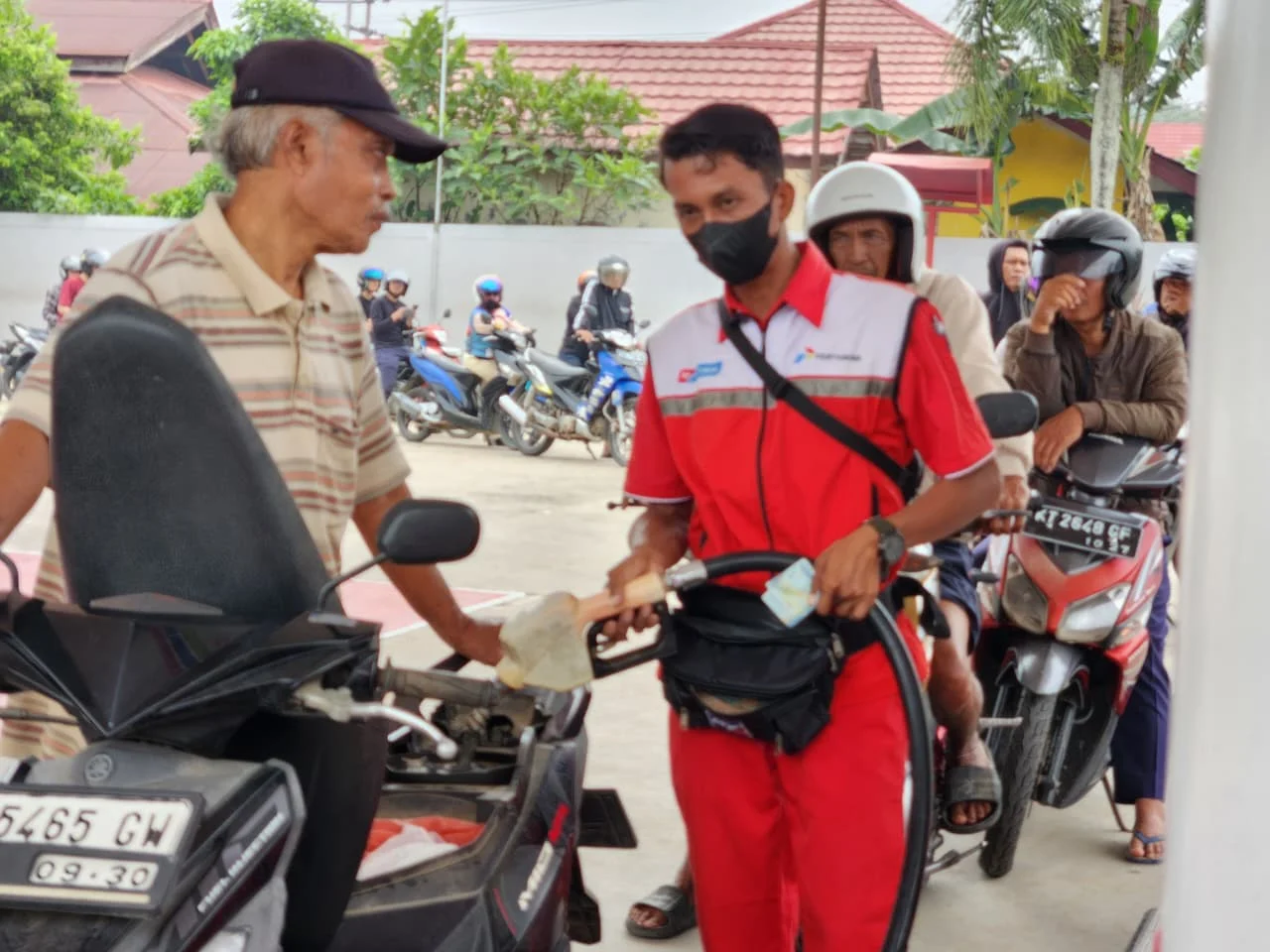 Modus Akali Aturan Isi BBM Subsidi, Pertamina Temukan Motor Berplat Ganda Isi Bensin Berkali-kali di SPBU