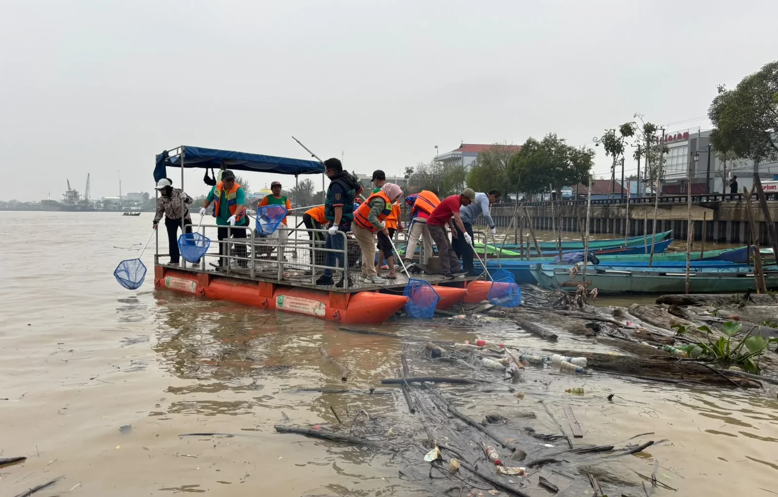 Ajak Warga Bersihkan Sungai, DLHK Berau Ingatkan Pentingnya Jaga Sumber Penghidupan