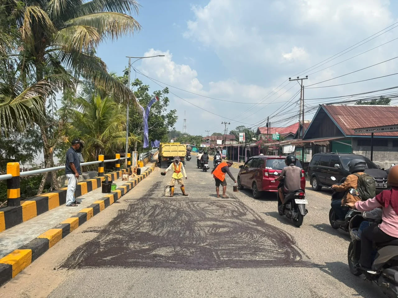 Jawab Keluhan Warga, Jalan Nasional Dalam Kota Mulai Ditambal Sulam