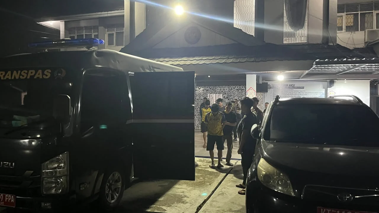 Atasi Kepadatan Hunian, 10 Narapidana Rutan Tanjung Redeb Dikirim ke Samarinda dan Tenggarong