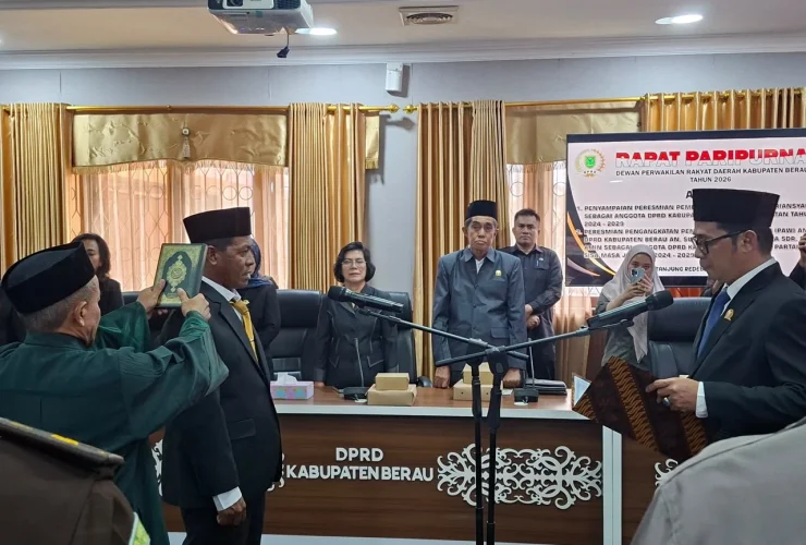 Resmi Gantikan Almarhum Suriansyah di DPRD Berau, Ini Pesan Bupati untuk Muhammad Amin