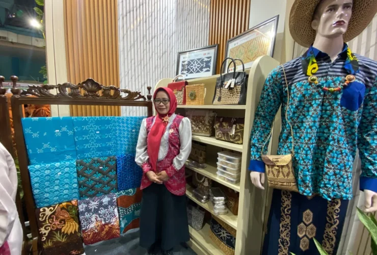 Angkat Pesona Budaya Daerah, Dekranasda Tampilkan Batik Derawan Maratua di Berau Expo 2026