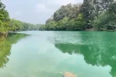 Air Sungai Siduung Indah Berubah Hijau, DLHK Berau Turunkan Tim dan Ambil Sampel