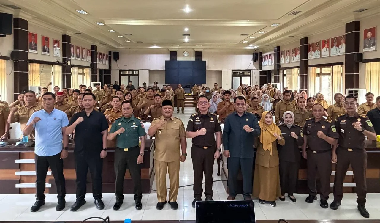 Kegiatan penyuluhan hukum “Jaksa Garda Desa” di Ruang Sangalaki Setkab Berau, Selasa (20/10/2026). (IST)
