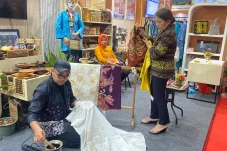Demo Pembuatan Batik di Berau Expo 2026, Dekranasda Hadirkan Pengrajin Mosho Batik