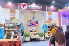 Pesona Tenun dan Batik Khas Berau Warnai Stan Dekranasda di Berau Expo 2026