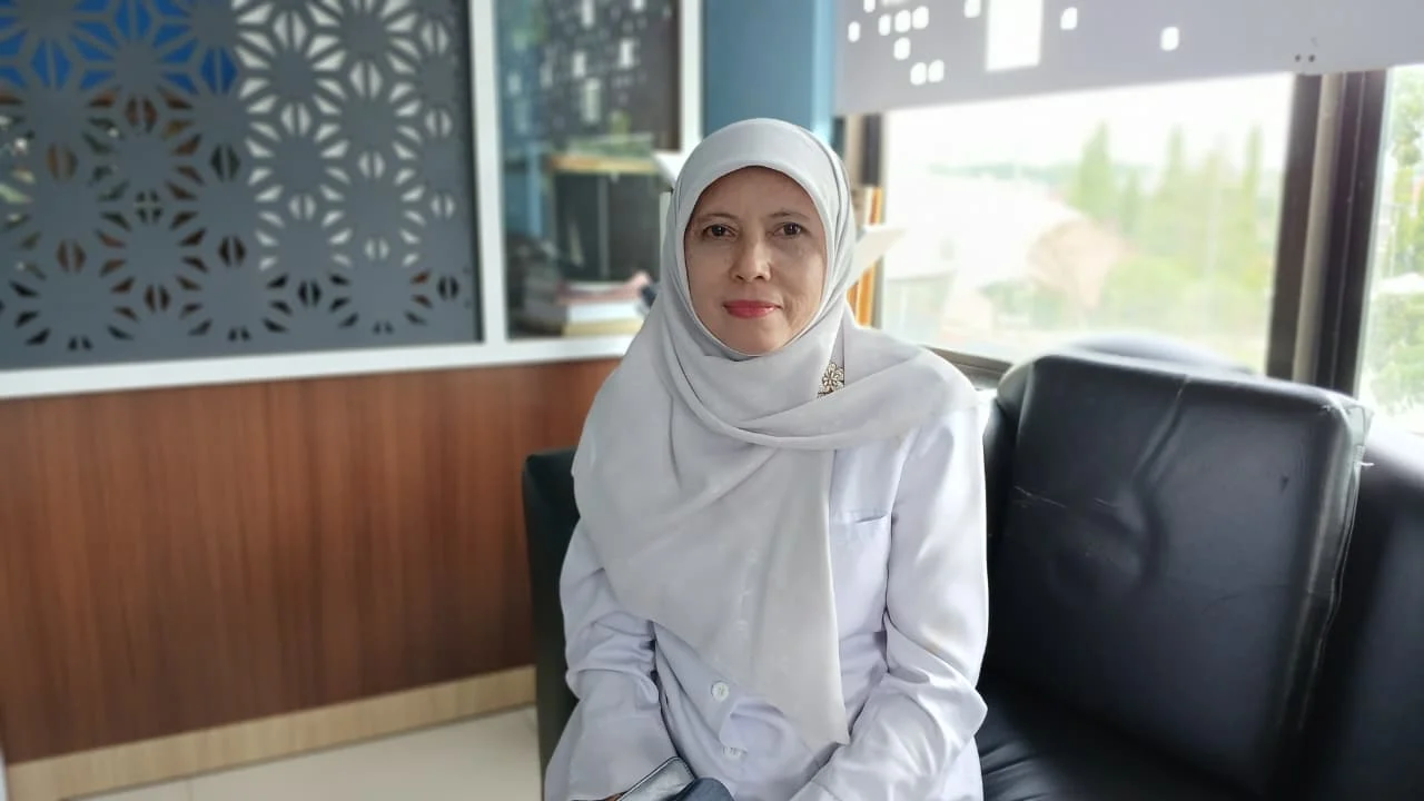 Kepala Bidang Pengelolaan, Layanan dan Pelestarian Bahan Perpustakaan Dispusip Berau, Arliana. (Adrikni/BT)