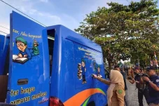 Minat Baca Anak Kampung Pedalaman Tinggi, Perpustakaan Keliling Berau Terganjal BBM