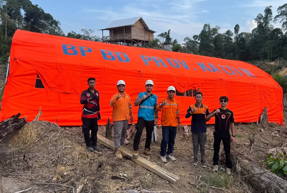 Tenda yang dibangun BPBD Berau untuk mendukung personel yang melakukan perbaikan tower listrik di Kampung Dumaring, Kecamatan Talisayan.