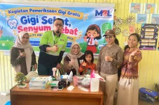 130 Anak di Segah Dapat Pemeriksaan Gigi Gratis dari PT MBL dan Komunitas Carammin Kita