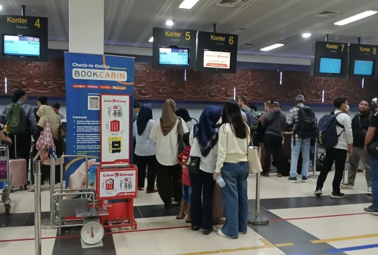 Pemerintah Beri Diskon Tiket Pesawat Jelang Libur Nataru, Penumpang Bandara Kalimarau Kena Dampak Positif