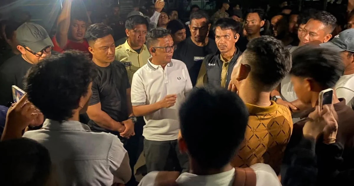 Warga melakukan aksi demonstrasi menuntut kejelasan PLN Berau soal pemadaman listrik (Ist)