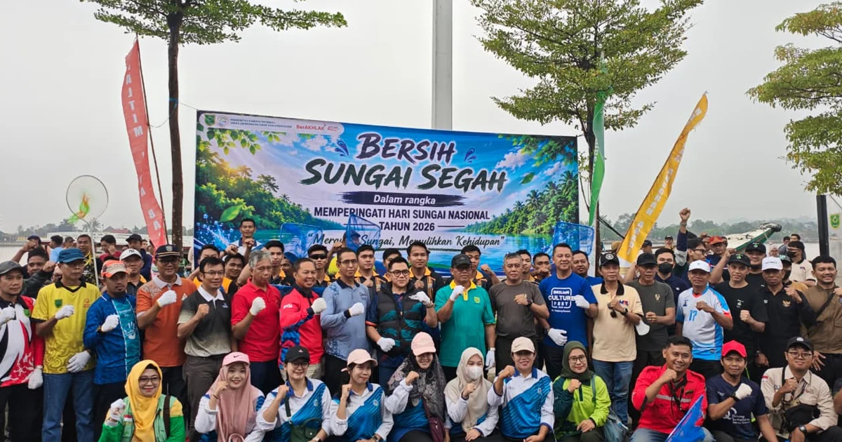 Pemkab Berau dan TNI Polri ‘Keroyokan’ Bersihkan Sampah di Sungai Segah