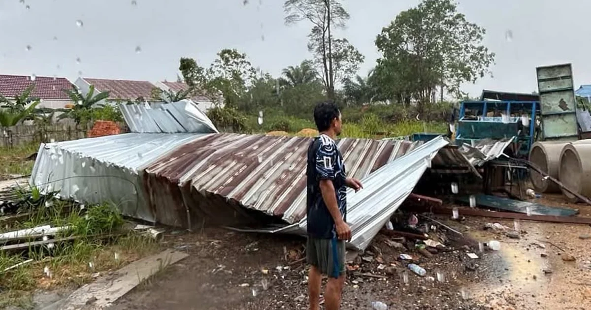 Berau Mulai Masuki Musim Hujan, Rumah Warga di Sambaliung Jadi Korban Angin Kencang