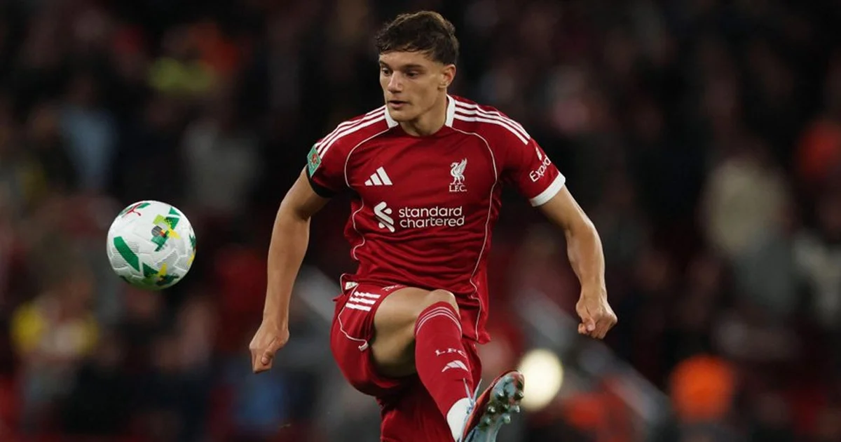 Liverpool Bernapas Lega, Bek Muda Giovanni Leoni Pulih dari Cedera