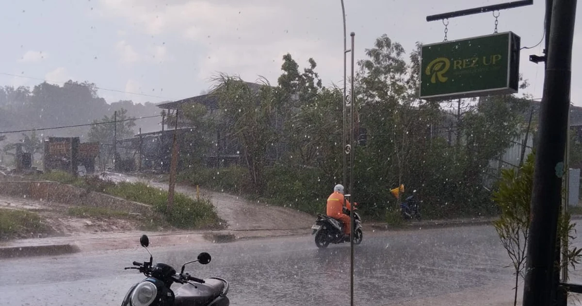 Cuaca hujan mengguyur Tanjung Redeb, Berau (Fawdi/BT)