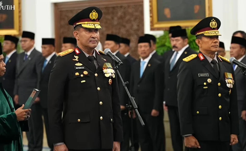 Presiden Prabowo melantik Kapolri Jenderal Polisi Suyudi Ario Seto dan Wakapolri Komjen Pol Wahyu Hadiningrat (YouTube/Sekretariat Presiden)
