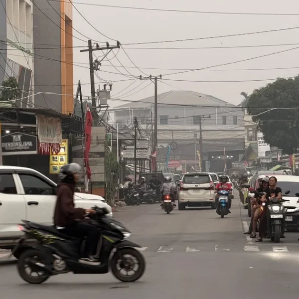 Kondisi kabut asap pekat di Tanjung Redeb Berau, Senin (5/10/2026)(Aidil/BT)