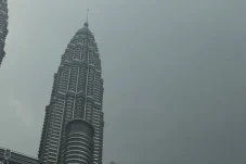 Warga Malaysia dan Singapura Kecam Prabowo, Dinilai Gagal Atasi Karhutla