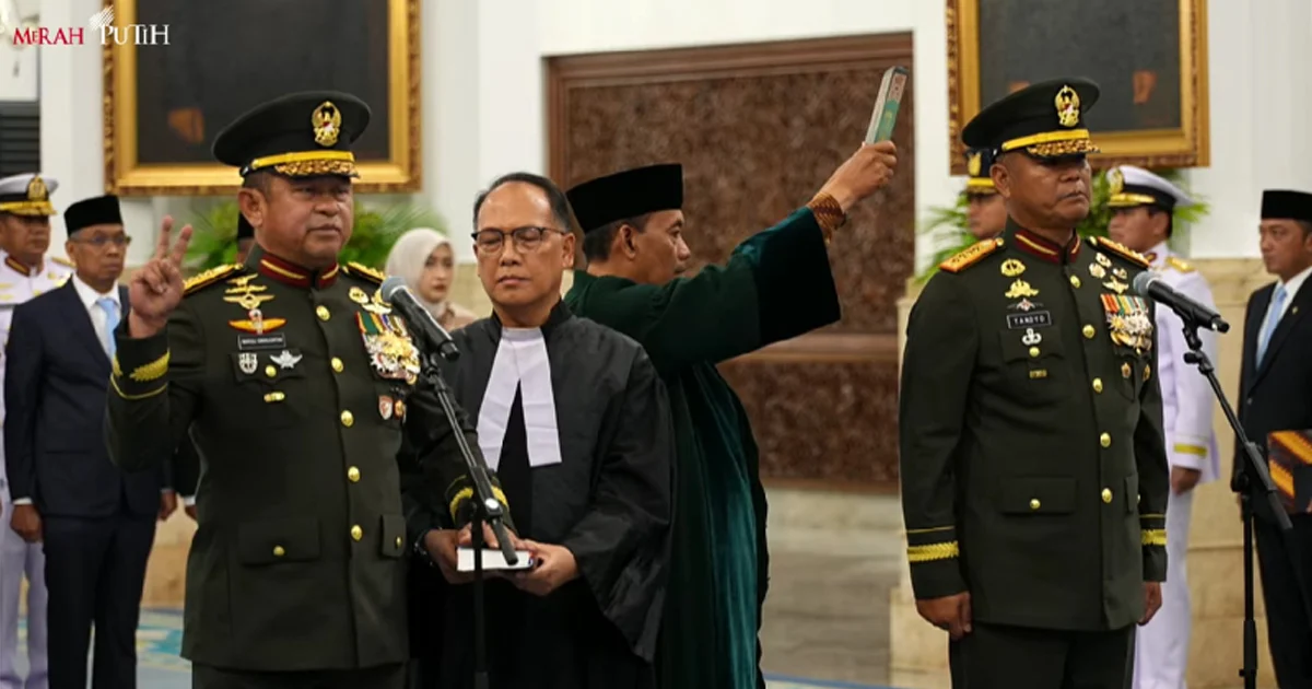 Presiden Prabowo saat melantik KSAD dan Wakil Panglima TNI di Istana Negara (YouTube/Sekretariat Negara)